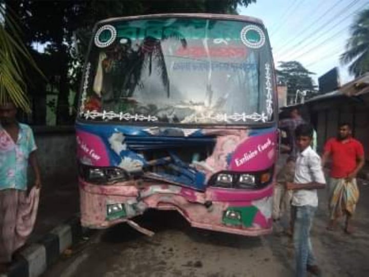 ভোলায় বাস ও মোটর সাইকেল এর সংঘর্ষে দুই ভাই নিহত