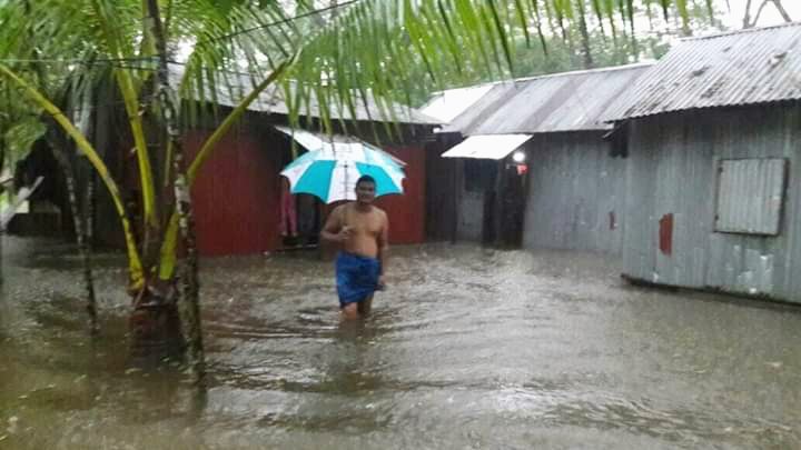 চরফ্যাশনে অতি বৃষ্টিতে কয়েক হাজার মানুষ পানি বন্দি