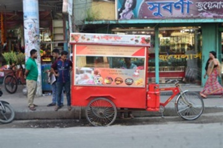 ভোলায়  উচ্চ শিক্ষিত বেকার দুই যুবকের স্বাবলম্বী হওয়ার চেষ্টা