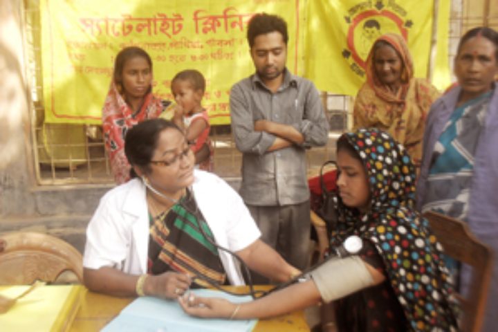 ভোলায় স্যাটেলাইট ক্লিনিকে ৮ মাসে বিনা মূল্যে চিকিৎসা পেলো অর্ধ লক্ষাধিক মানুষ