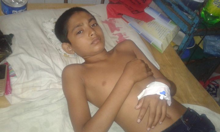 লালমোহনে জমির বিরোধ নিয়ে স্কুল ছাত্রের উপর হামলা