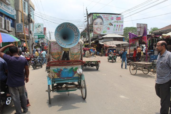 চরফ্যাশনে কালো ধোয়া বায়ু ও শব্দ দুষণে অতিষ্ট পৌরবাসী