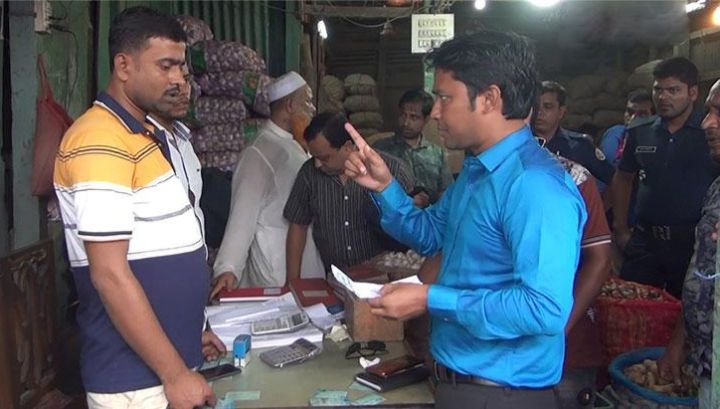 ভোলায় পেঁয়াজের ৩ আড়ৎ সিলগালা , ৮০ বস্তা জব্দ
