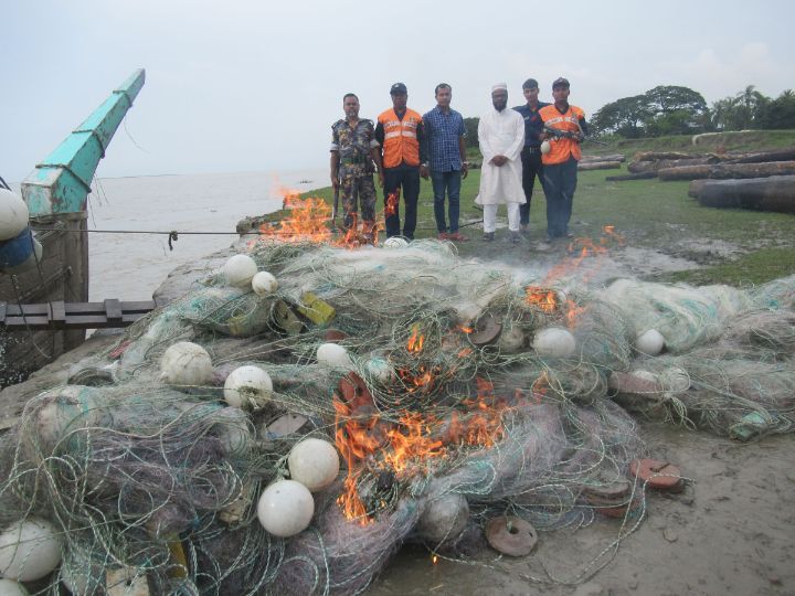 মনপুরায় ৩০ হাজার মিটার কারেন্ট জাল জব্দ