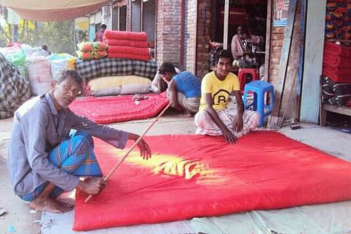 ভোলায় লেপ ও কাঁথা সেলাইয়ের ব্যস্ততা