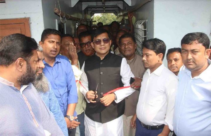লালমোহনে ২০ কিলোমিটার খাল খনন কাজের উদ্বোধন