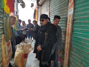 বোরহানউদ্দিনে বিপুল পরিমান নিষিদ্ধ পলিথিন জব্দ