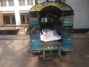 দৌলতখানে গৃহবধূর ঝুলন্ত লাশ উদ্ধার