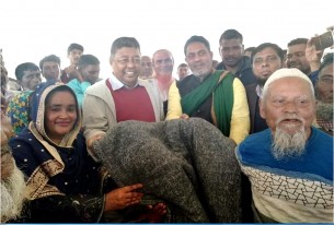 তজুমদ্দিনে দুস্থদের মাঝে কম্বল বিতরণ