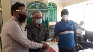 চরফ্যাসনে  অসহায় মানুষের সহায়তায় পরিবার উন্নয়ন সংস্থা দিলো এক লাখ টাকা