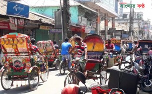 ভোলায় সরকারি নির্দেশনা অমান্য করে রাস্তা মানুষের ঢল