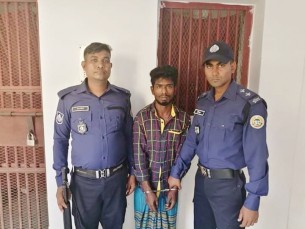 ভোলার পশ্চিম ইলিশা থেকে গাঁজাসহ যুবক আটক