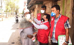 ভোলায় করোনা ভাইরাস প্রতিরোধে রেড ক্রিসেন্টের লিফলেট ও মাস্ক বিতরণ