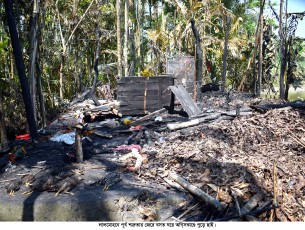 লালমোহনে বসত ঘরে অগ্নি সংযোগের অভিযোগ