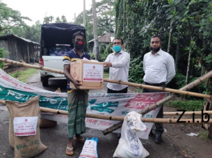 বোরহানউদ্দিনে আইসোলেশন ও লকডাউনে থাকা পাঁচ বাড়িতে খাদ্য সামগ্রী বিতরণ