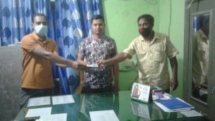 মনপুরায় দূর্যোগ ফান্ডে পরিবার উন্নয়ন সংস্থা’র পঞ্চাশ হাজার টাকা অনুদান