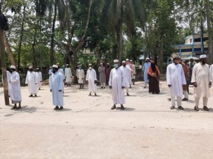 বোরহানউদ্দিনে মসজিদ ভিত্তিক গণশিক্ষা প্রকল্পের শিক্ষকদের মাঝে খাদ্য সামগ্রী বিতরণ