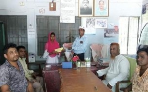 শহিদুল হক নকীব চৌধুরী ও কামরুন নাহার লাকি চৌধুরী শিক্ষা বৃত্তি প্রদান
