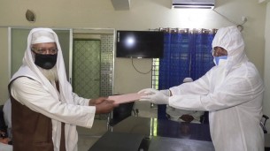 ভোলায় ১৬টি কওমী মাদ্রাসার বরাদ্দ টাকার চেক বিতরণ করলেন এমপি মুকুল