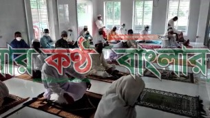 সরকারি নির্দেশনা মেনে ভোলায় মসজিদে মসজিদে পবিত্র ঈদুল ফিতরের নামাজ অনুষ্ঠিত