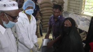 ভোলায় জোয়ারে ক্ষতিগ্রস্ত ৭০০ পরিবারের মাঝে ত্রান বিতরণ