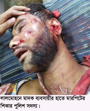 লালমোহনে মাদক ব্যবসায়ী ধরতে গিয়ে পুলিশের উপর হামলা