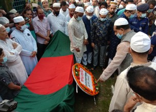 বীরশ্রেষ্ঠ মোস্তফা কামালের মা মালেকা বেগমের দাফন সম্পন্ন