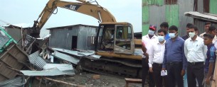 ভোলার ইলিশা ফেরীঘাট এলাকায় শতাধিক অবৈধ স্থাপনা উচ্ছেদ