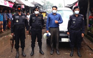 লালমোহনে ৪ ফার্মেসিকে ৪৫ হাজার টাকা জরিমানা