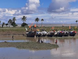 জলবায়ুর বিরূপ প্রভাবে হুমকির মুখে ভোলাসহ উপকূলের জেলেদের জীবন