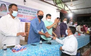 ভোলায় ২৮ দুর্গাপূজা মন্ডপে তোফায়েল  আহমেদের পক্ষ থেকে অনুদান বিতরণ