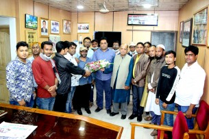 বরিশাল বিভাগ’র সম্পাদক পরিষদ নেতৃবৃন্দকে ফুলেল শুভেচ্ছা