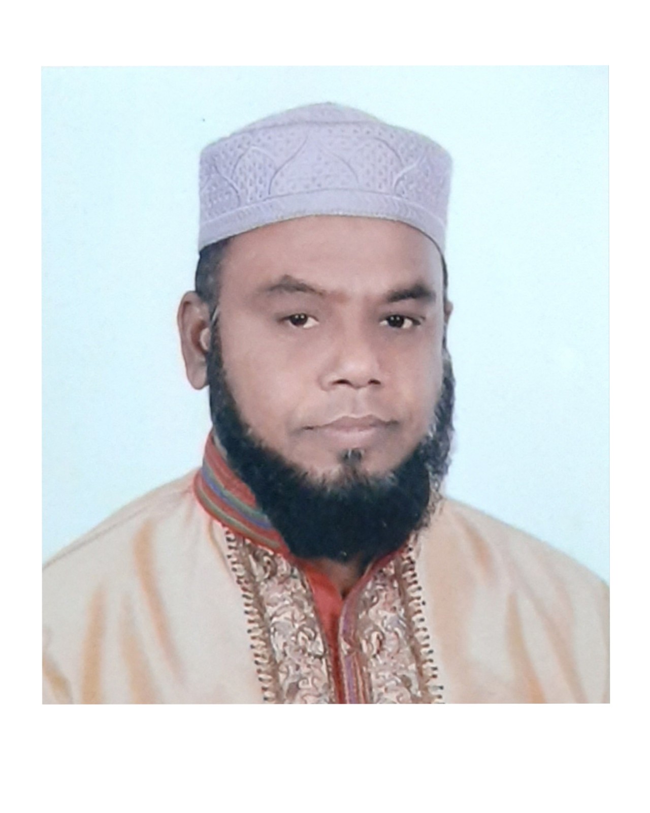 Oqituvchi oquvchini sorib oldi