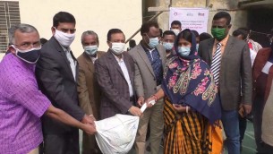 ভোলায় ১০০ দলিত পরিবারের মাঝে খাদ্য সামগ্রী বিতরণ 