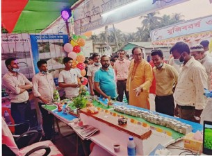 চরফ্যাশনে উন্নয়ন মেলার দ্বিতীয়  দিনে দর্শনার্থীদের ভীড়