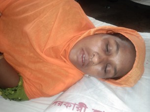 দৌলতখানে দেবরের পিটুনিতে  ভাবী হাসপাতালে ভর্তি