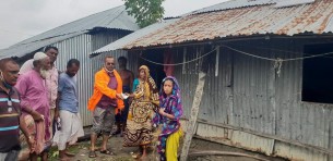 ঘূর্ণিঝড়ের প্রভাবে চরফ্যাসনে ৫ শতাধিক ঘরবাড়ি দোকানপাট বিধ্বস্ত