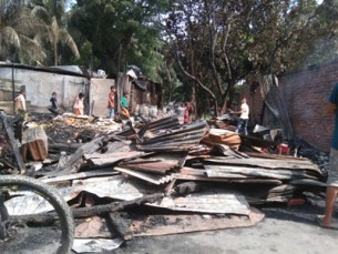 দৌলতখানে অগ্নিকান্ড ৬ ব্যবসা  প্রতিষ্ঠান পুড়ে ছাই
