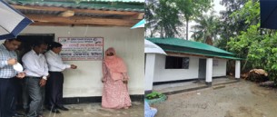 চরফ্যাশনে দরিদ্র পরিবারকে ঘর উপহার দিলেন অতিরিক্ত সচিব