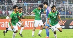 বাংলাদেশ-ভারত ‘ফুটবল যুদ্ধ’ নিয়ে তিন দেশে আলোচনার ঝড়