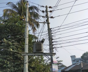 মনপুরায় বিদ্যুতের খুঁটি স্থাপন করার   নামে টাকা হাতিয়ে নেয়ার অভিযোগ