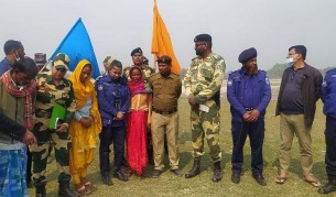 প্রেমের টানে পঞ্চগড়ে আসা ভারতীয় কিশোরীর দেশে প্রত‌্যাবর্তন