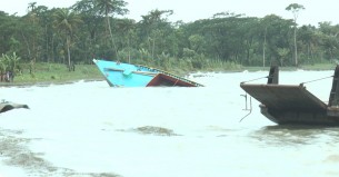 ভোলায় কালবৈশাখী ঝড়ে বাল্কহেড ডুবি