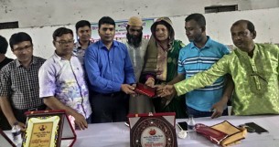 মনপুরায় ইউএনও নিজে কেঁদে  কাঁদালেন সবাইকে