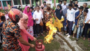 ভোলায় অগ্নি-দুর্ঘটনা রোধে স্কুল পর্যায়ে শিক্ষার্থীদের প্রশিক্ষণ