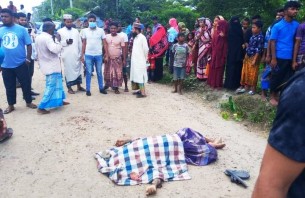 লালমোহনে বাসে উঠতে গিয়ে পা পিছলে বৃদ্ধের মৃত্যু