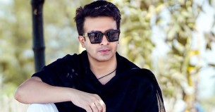 দীর্ঘ চলচ্চিত্রযাত্রায় এখনো অনবদ্য শাকিব খান