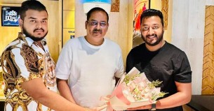 সিঙ্গাপুরে দুই ছেলেকে নিয়ে জন্মদিন উদযাপন করলেন ডিপজল