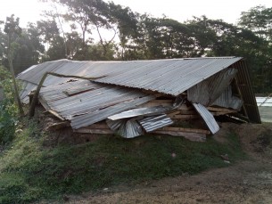 দৌলতখানে কালবৈশাখের ঝড়ে স্কুলঘর বিধ্বস্ত