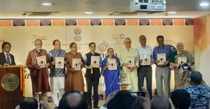 ভারত বিচিত্রার সুবর্ণজয়ন্তী সংখ্যার মোড়ক উন্মোচন